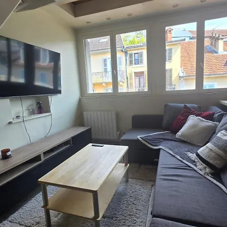 아파트 Appartement Au Coeur De La Ville